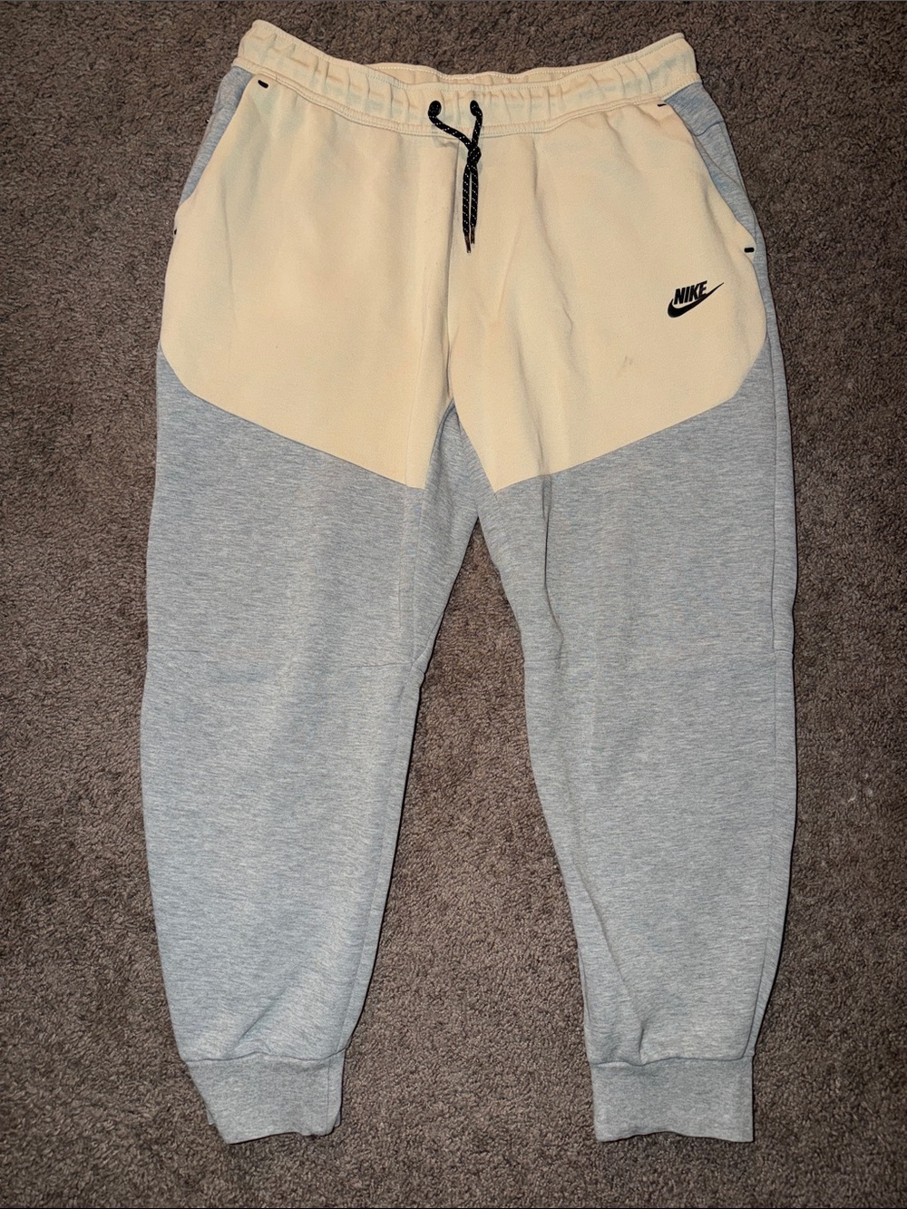 Nike Two-Tone Cream and Gray Men’s Fleece Joggers